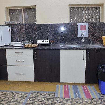 1 Room For 4 Guests Or 2 Bhk For 4 To 10 Guests With Ac For Families Хайдарабад Экстерьер фото